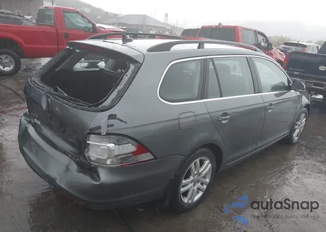 2013 Volkswagen Jetta Sportwagen 2.0L Tdi z USA, uszkodzony, nr VIN 3VWPL7AJ6DM685787